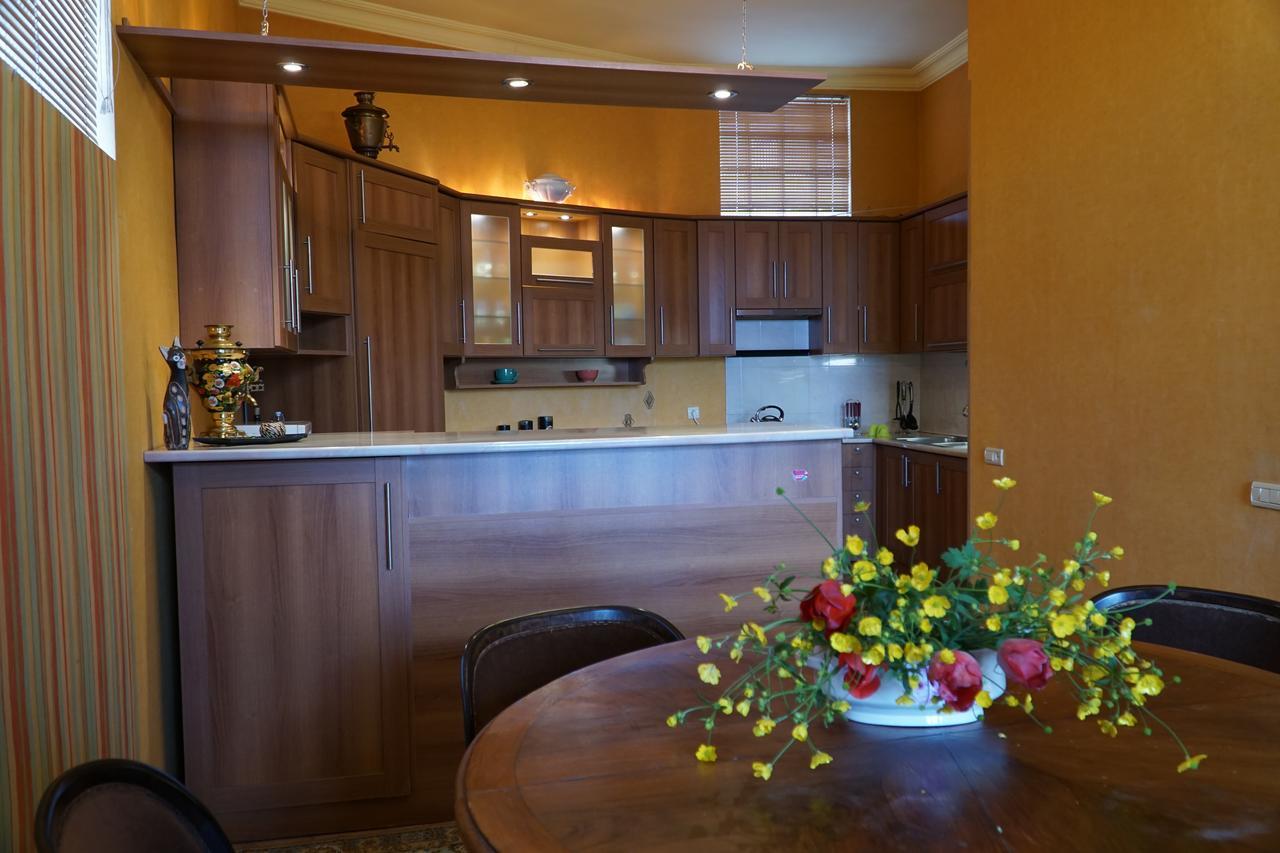 4Bd Appartaments With Cozy Garden Tbilisi Exterior foto